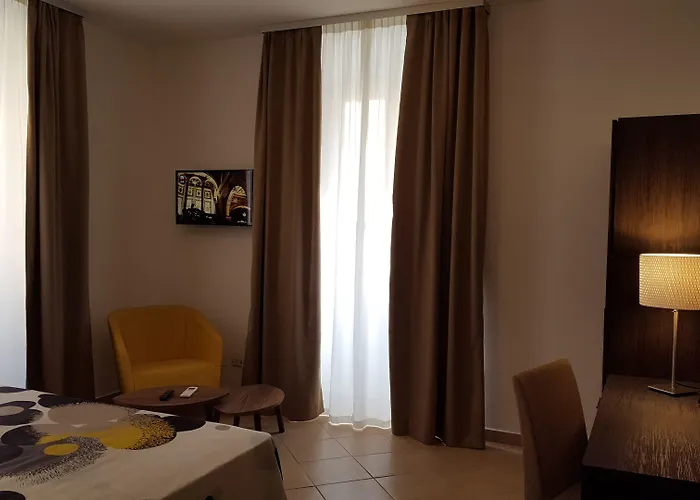 Konukevi Finestra Su Monti