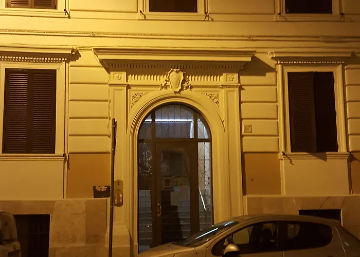 Finestra Su Monti Konukevi Roma