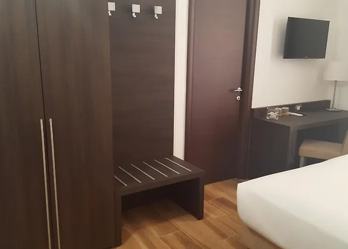 Konukevi Finestra Su Monti 4*