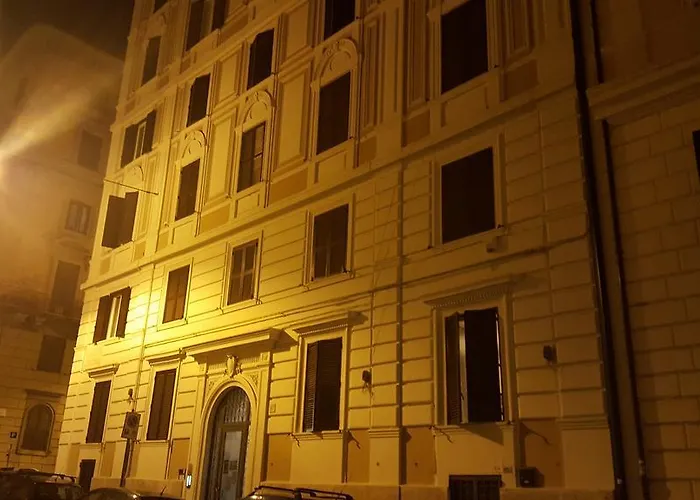 Konukevi Finestra Su Monti