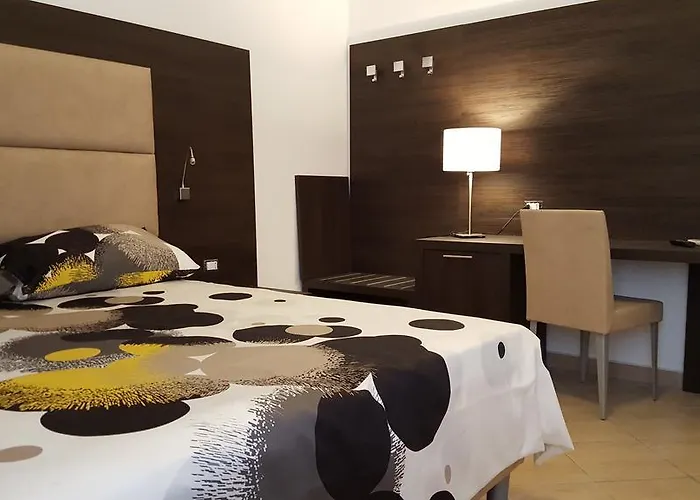 Konukevi Finestra Su Monti Roma
