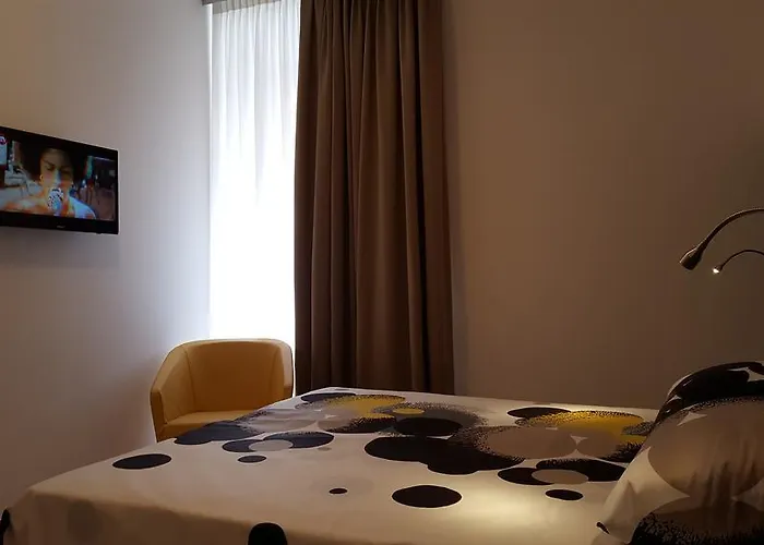 Konukevi Finestra Su Monti