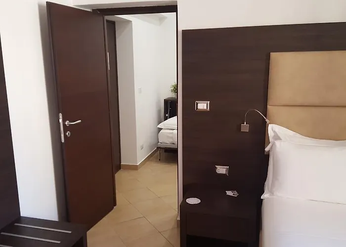 Konukevi Finestra Su Monti 4*